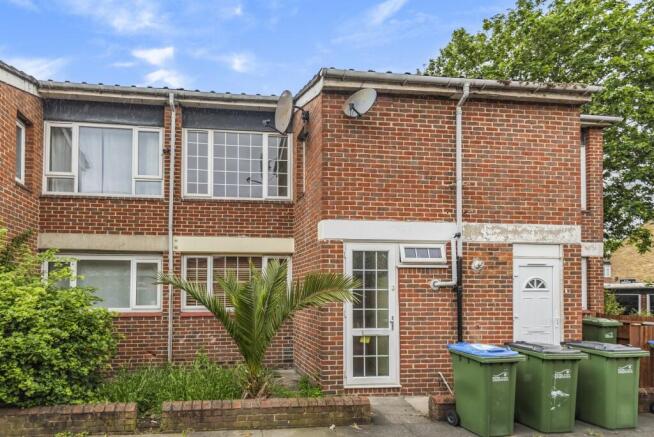 3 bed property, in Caletock Way, £510,000