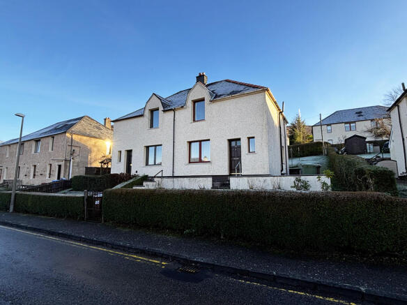 3 bed property, in Alma Road, £175,000