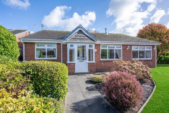 3 bed property, in Meadowbrook, £425,000