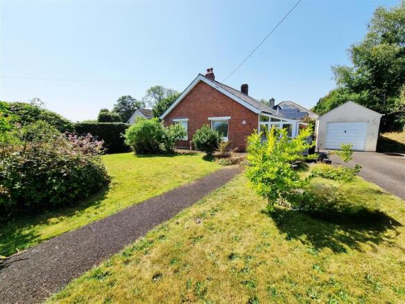 2 bed property, in Lewdown, £315,000