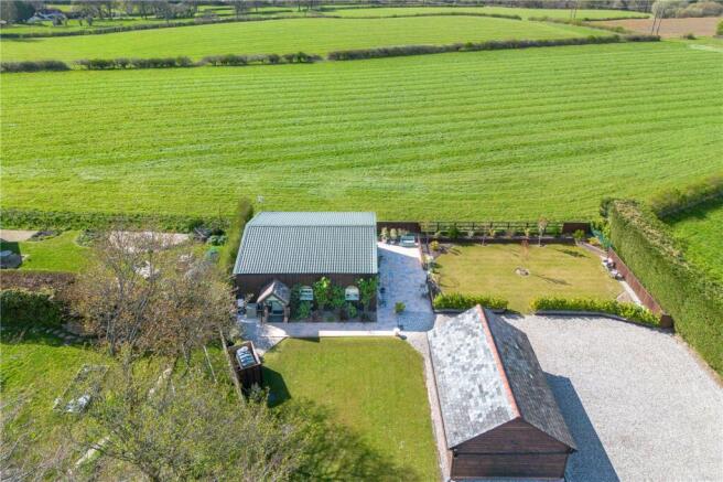 3 bed property, in Enborne, £750,000