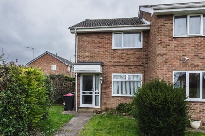 2 bed property, in Patterdale Way, £125,000