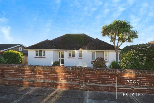 3 bed property, in Thorne Park Road, £380,000