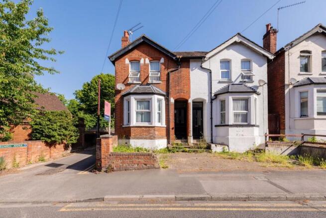 3 bed property, in Grenfell Road, £500,000