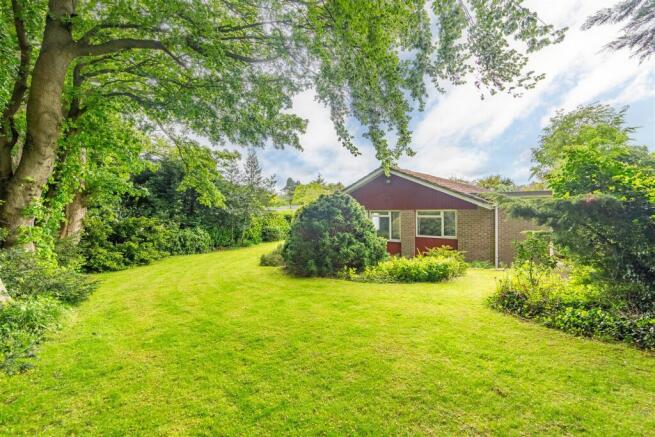 4 bed property, in Crofts Park, £499,950