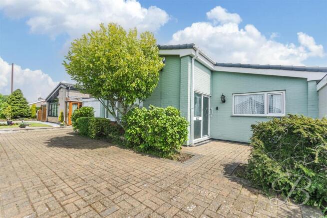 3 bed property, in Cowpes Close, £270,000