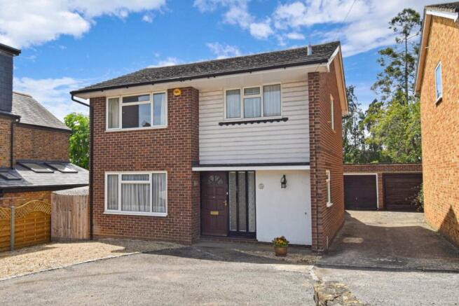 3 bed property, in Lent Rise Road, £600,000