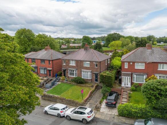 3 bed property, in Wigan Road, £185,000