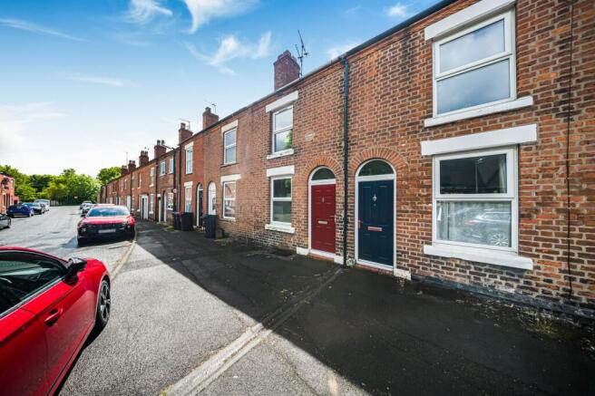 2 bed property, in Beeston Street, £145,000