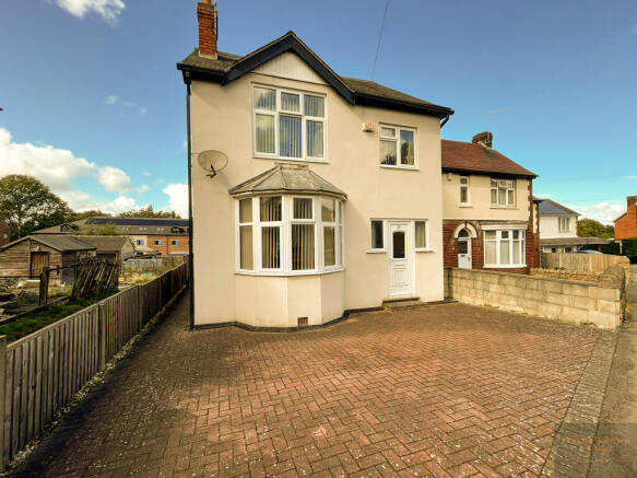 3 bed property, in Westfield Avenue, £240,000