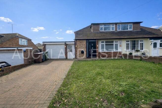 3 bed property, in Sunnybank Road, £625,000