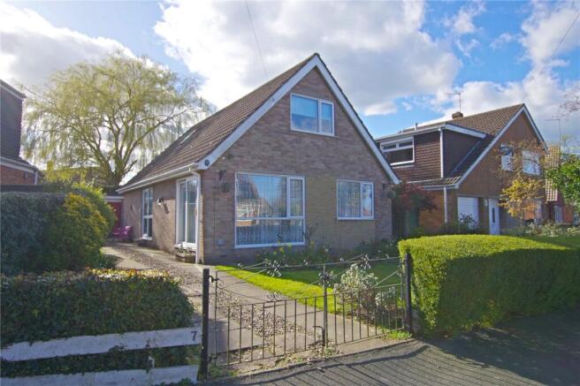 4 bed property, in Bellsgarth Road, £200,000