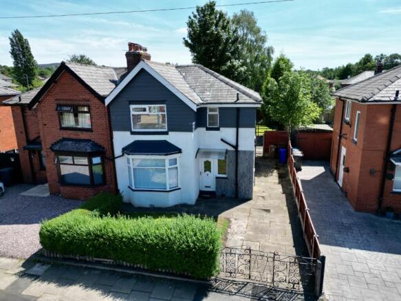 3 bed property, in Birch Lane, £265,000