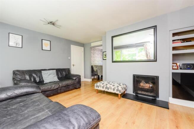 4 bed property, in Churchside, £445,000