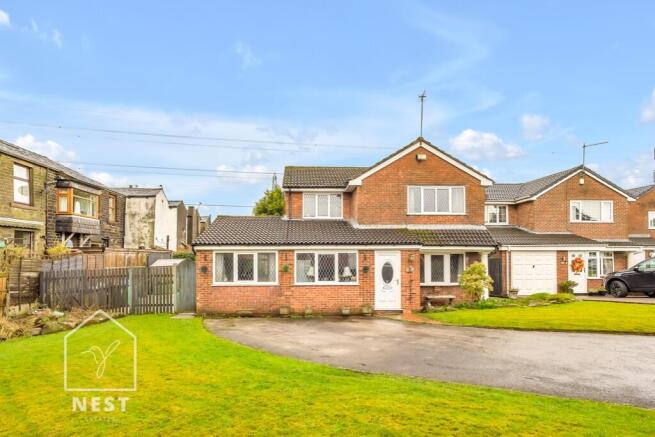 5 bed property, in Mill Croft Close, £375,000