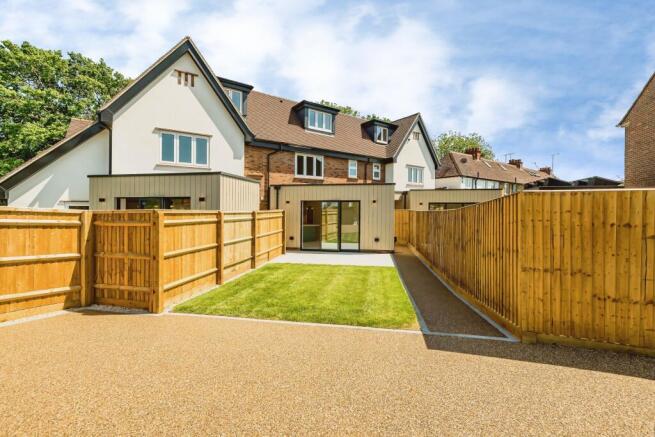 3 bed property, in Green Lane, £850,000