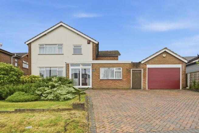 4 bed property, in Penningtons Lane, £475,000