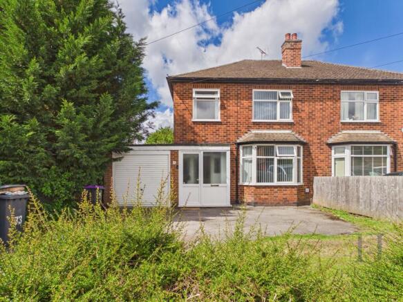 3 bed property, in Elms Park, £325,000