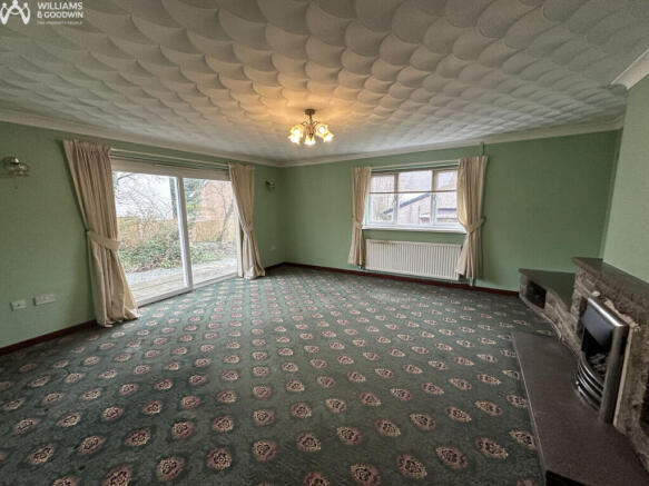 2 bed property, in Pen Y Berllan, £265,000