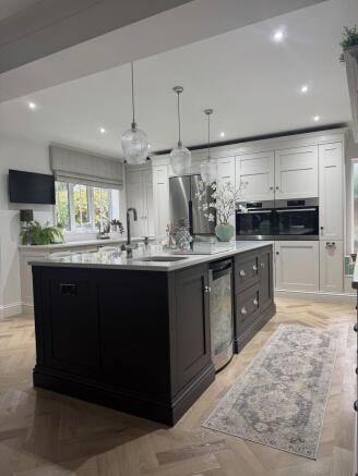 4 bed property, in Chapel Lane, £615,000