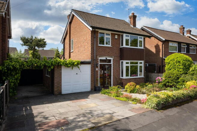 3 bed property, in Darwin Grove, £460,000