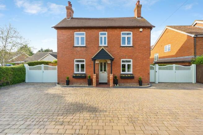 4 bed property, in Marroway, £1,100,000