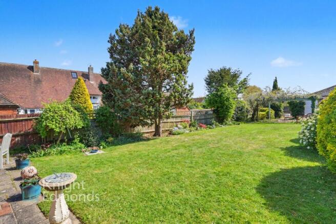 5 bed property, in Laddingford, £800,000