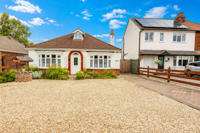 2 bed property, in Louth Road, £235,000