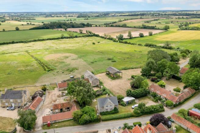 Studio, in Chestnuts Farmyard, £550,000