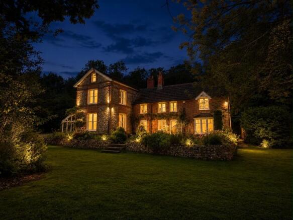 6 bed property, in A Truly Exceptional Country Residence Set In 10 Acres Of Private Grounds, £1,500,000