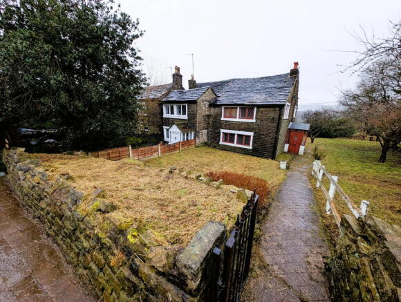 3 bed property, in Manor Farm, £275,000