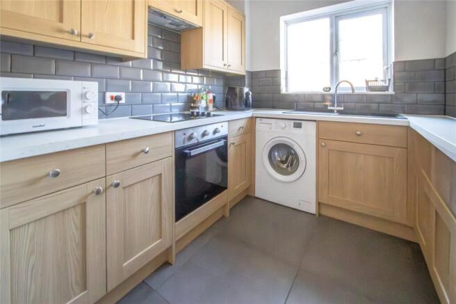 2 bed property, in Rose Street, £140,000