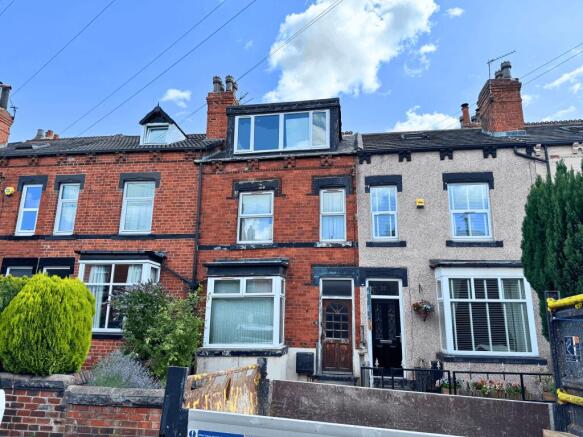 4 bed property, in 31 Marshall Terrace, £150,000