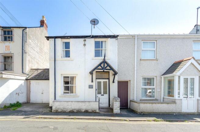 2 bed property, in James Street, £140,000