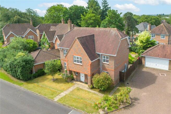 5 bed property, in Night Owls, £750,000