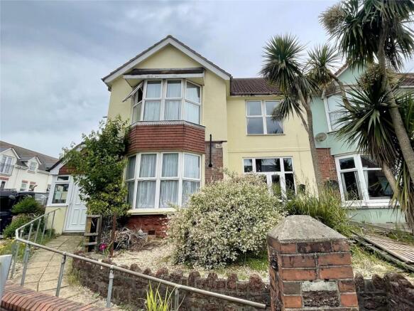 1 bed property, in Torquay Road, £80,000