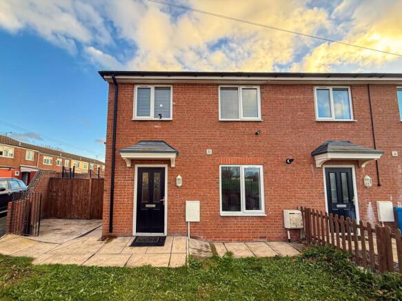 4 bed property, in Great Mersey Street, £233,000