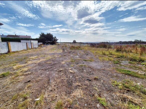 Studio, in Plot, £199,000