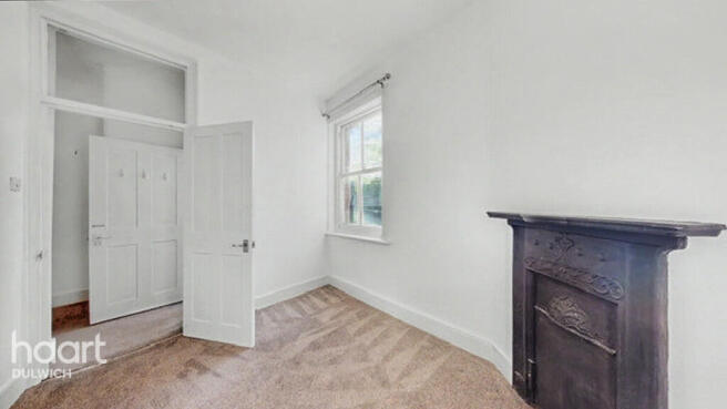 3 bed property, in Coldharbour Lane, £400,000