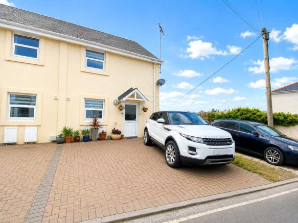 4 bed property, in Mount Pleasant Road, £335,000