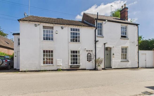 2 bed property, in Mill Cottage, £199,950
