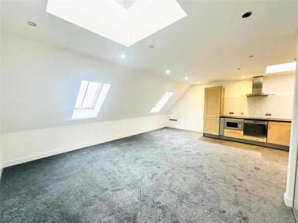 1 bed property, in Broad Street, £95,000
