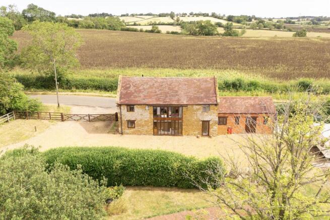 3 bed property, in Brington Road, £795,000