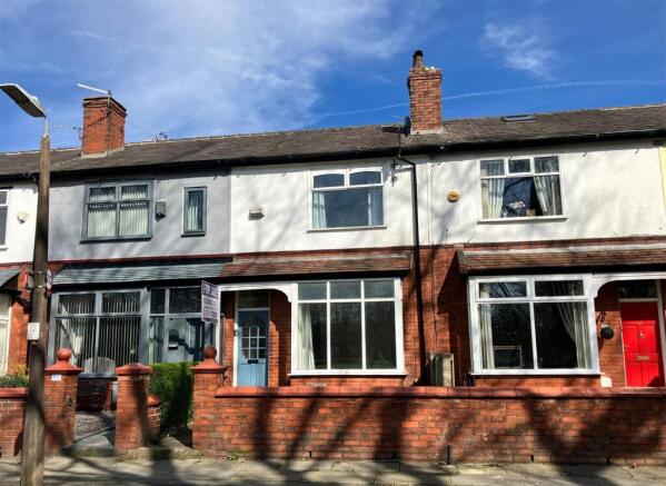 2 bed property, in Parkdale Road, £160,000