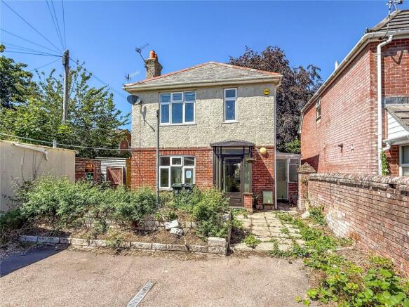 3 bed property, in Purewell, £375,000