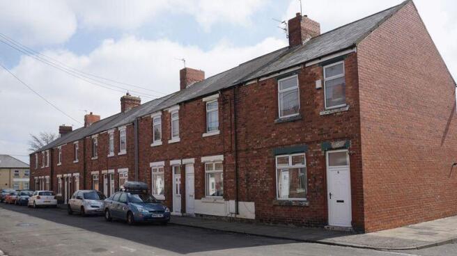 2 bed property, in 8 Stephenson Street, £35,000