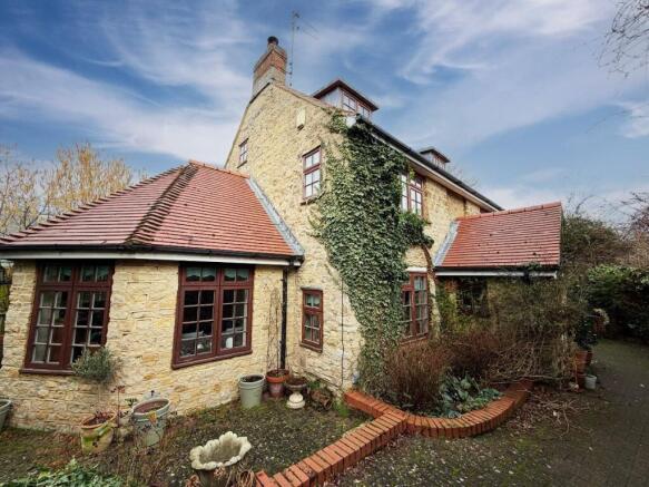 2 bed property, in West Street, £775,000