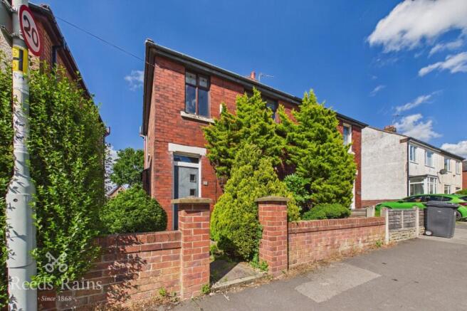 3 bed property, in Stevenson Avenue, £165,000