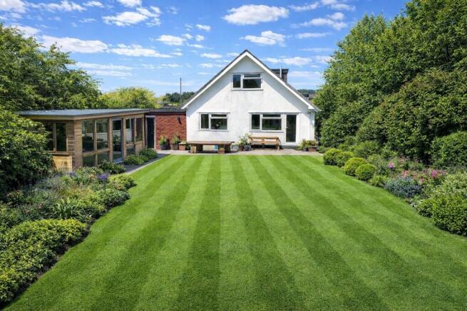 4 bed property, in 4 Orchard Rise, £525,000