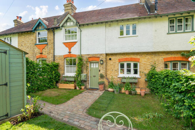 4 bed property, in Nightingale Road, £725,000